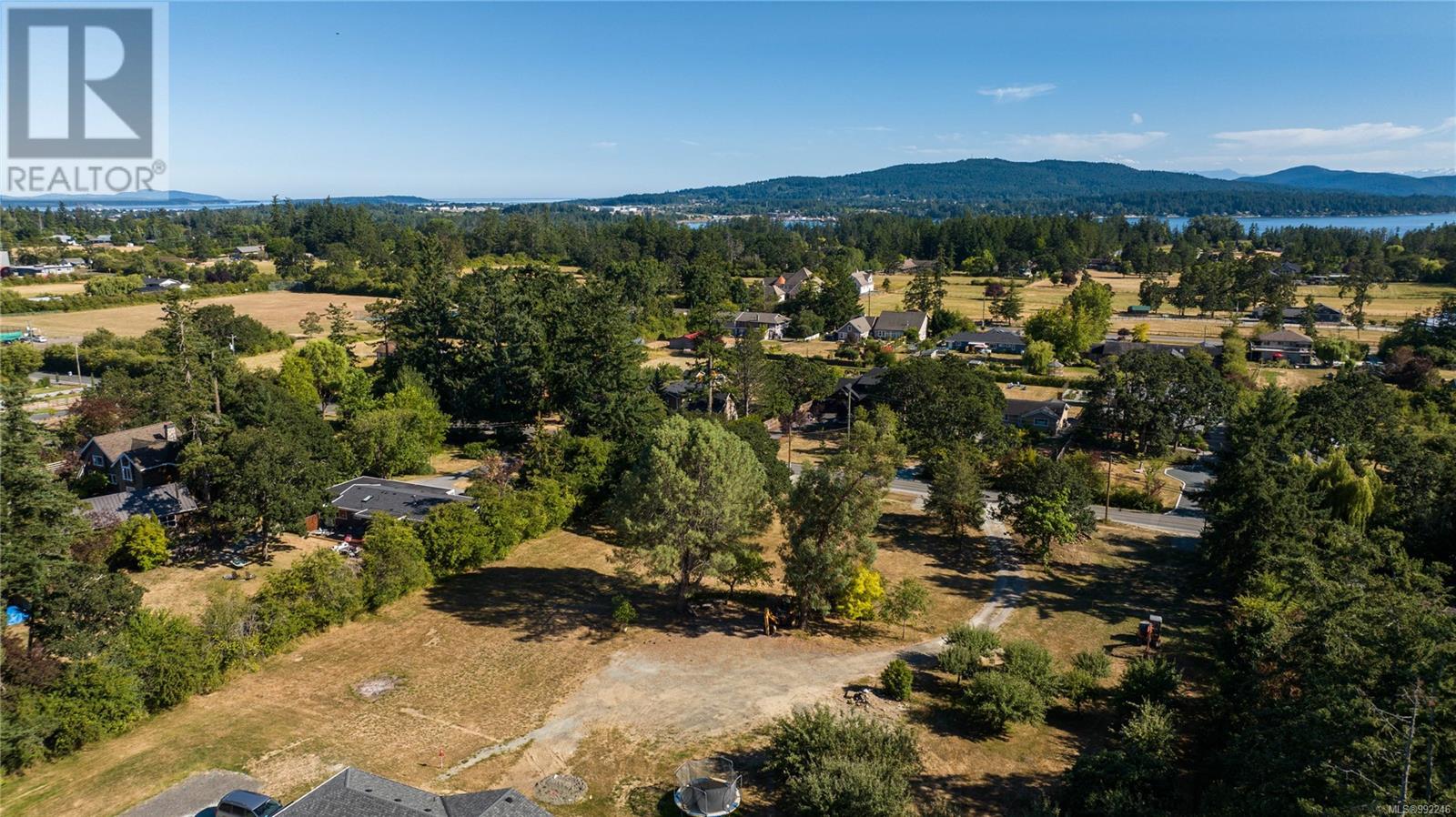 816 Birch Rd, North Saanich, BC V8L 5S1