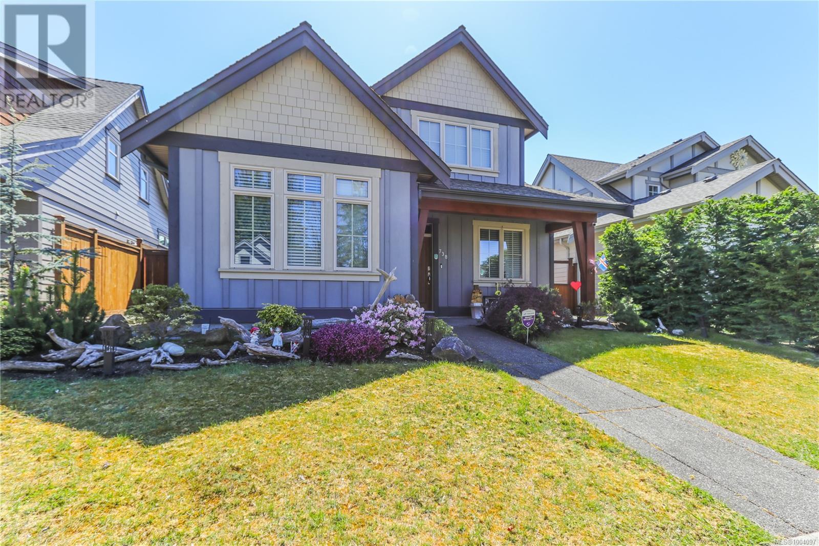738 W Ridge Way, Qualicum Beach, BC V9K 0A9