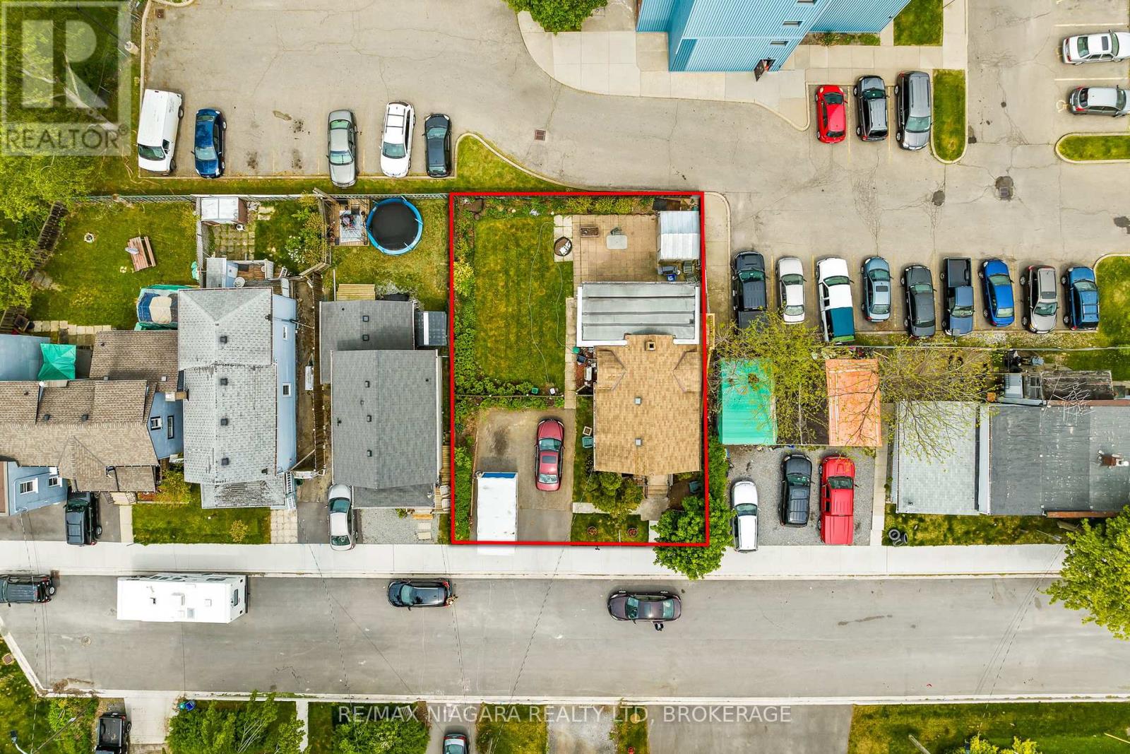 32 State St, Welland, ON L3B 4K3
