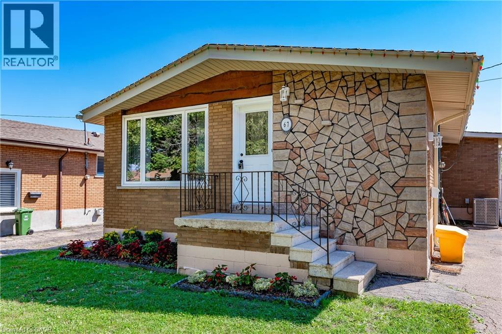 67 Deschene Ave, Hamilton, ON L9A 3J8