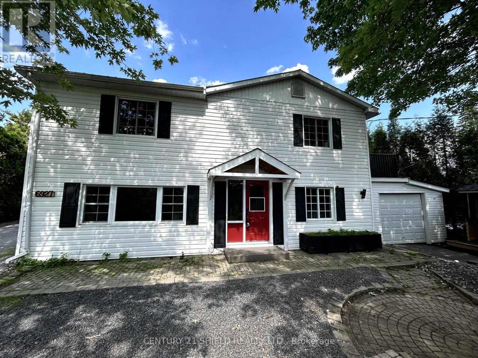 6927 Salem Ln, South Glengarry, ON K6H 5R5