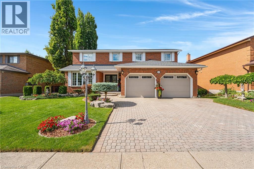 228 Michener Cres, Kitchener, ON N2A 3V7