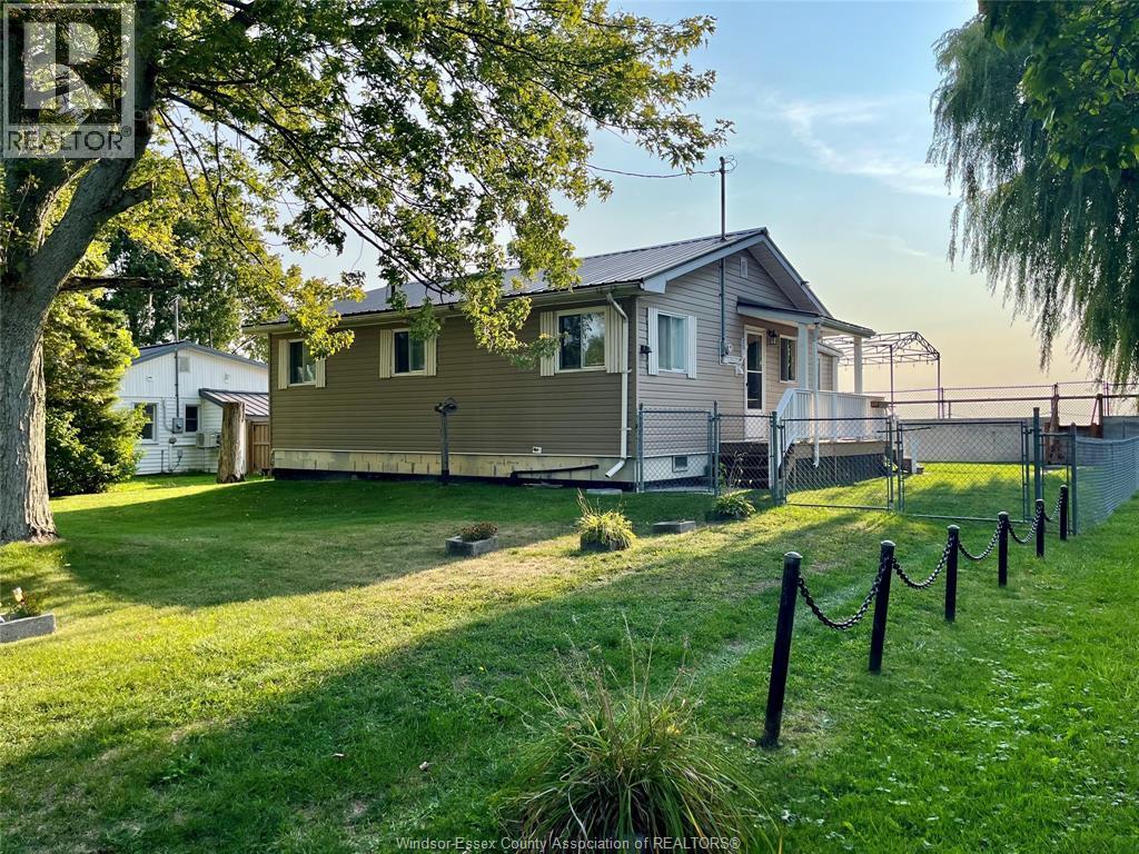 156 Lakeshore, Leamington, ON N0P 2P0