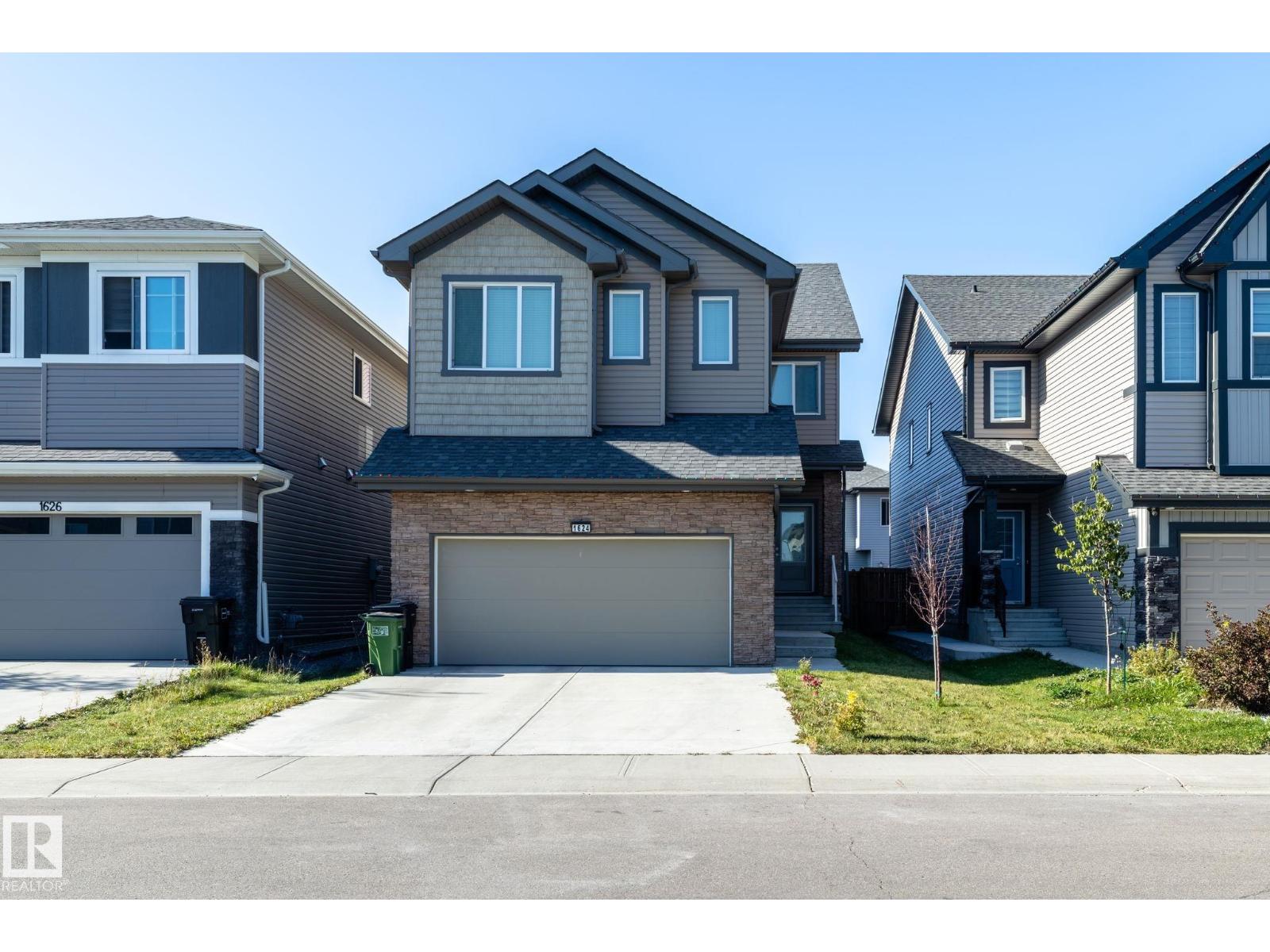 1624 Erker Way NW, Edmonton, AB T6M 0Z8