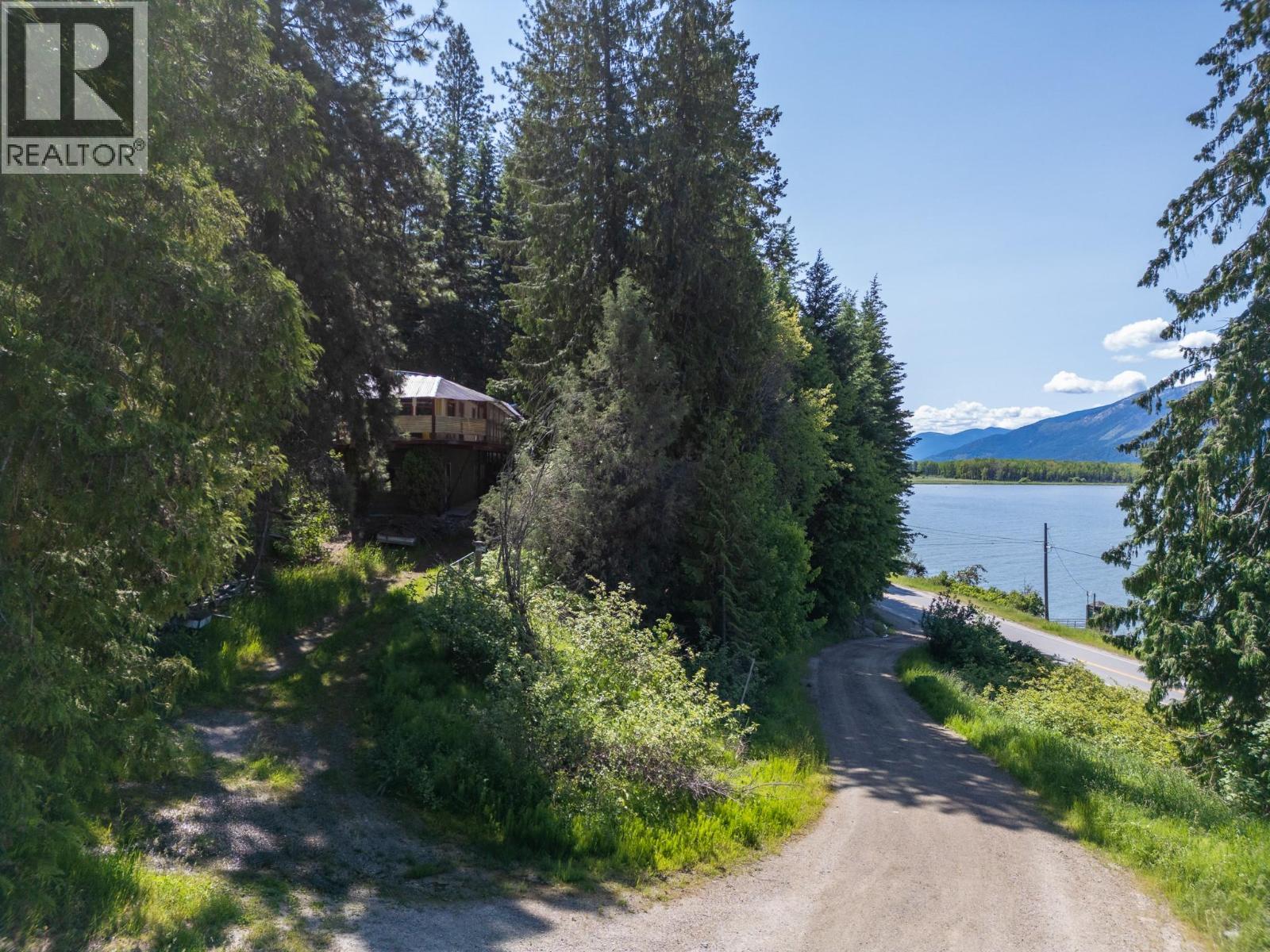 9308 Main St, Kuskanook, BC V0B 2C0
