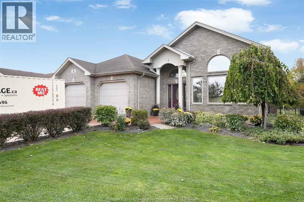 1 Kingsbridge Dr, Amherstburg, ON N9V 4A4