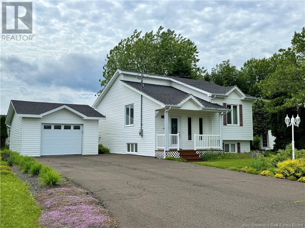 49 Rue Lebel St, Edmundston, NB E3V 3Y3