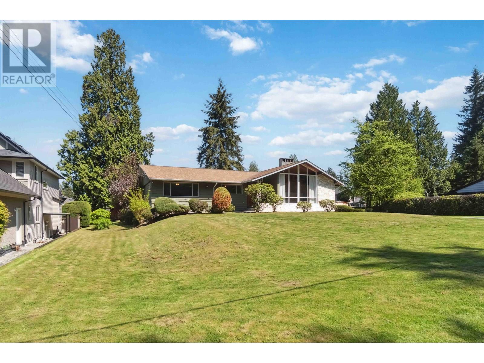 805 Foster Ave, Coquitlam, BC V3J 2L8