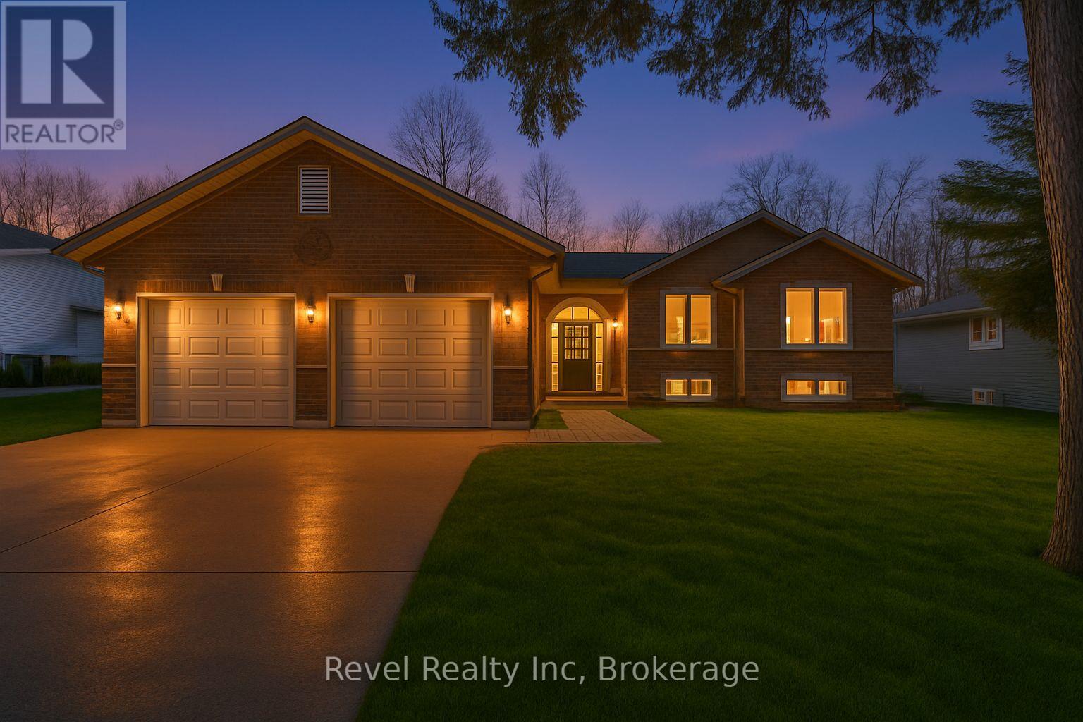 89 Trout Ln, Tiny, ON L9M 0J1