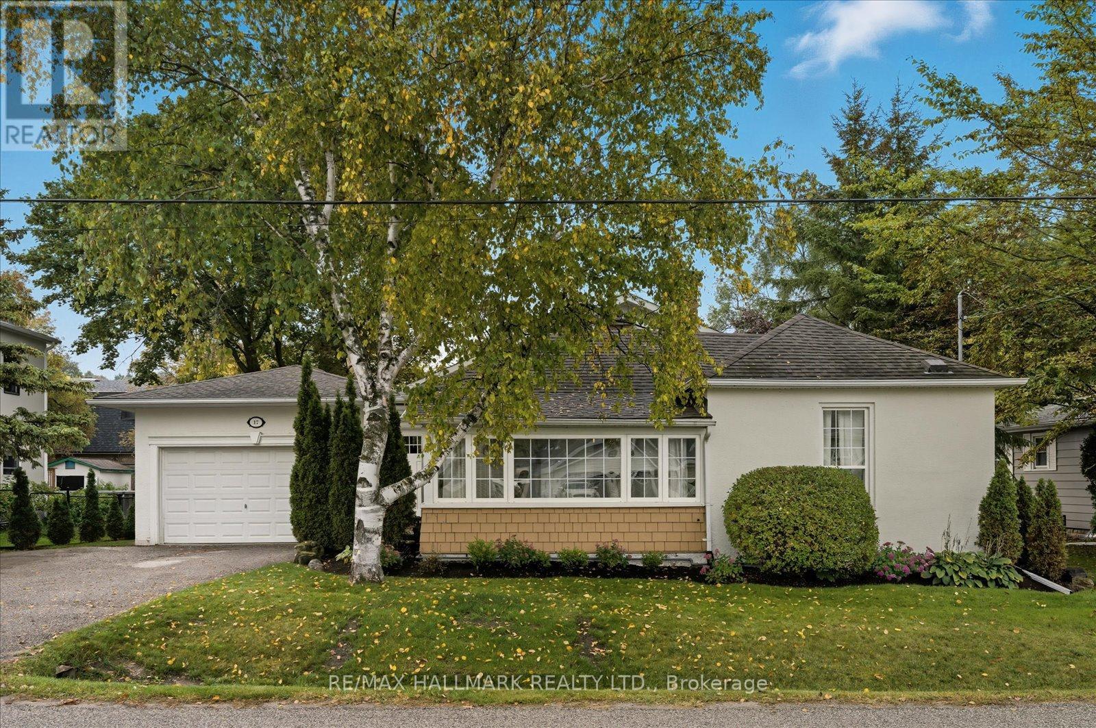 17 Mill St, East Gwillimbury, ON L0G 1M0