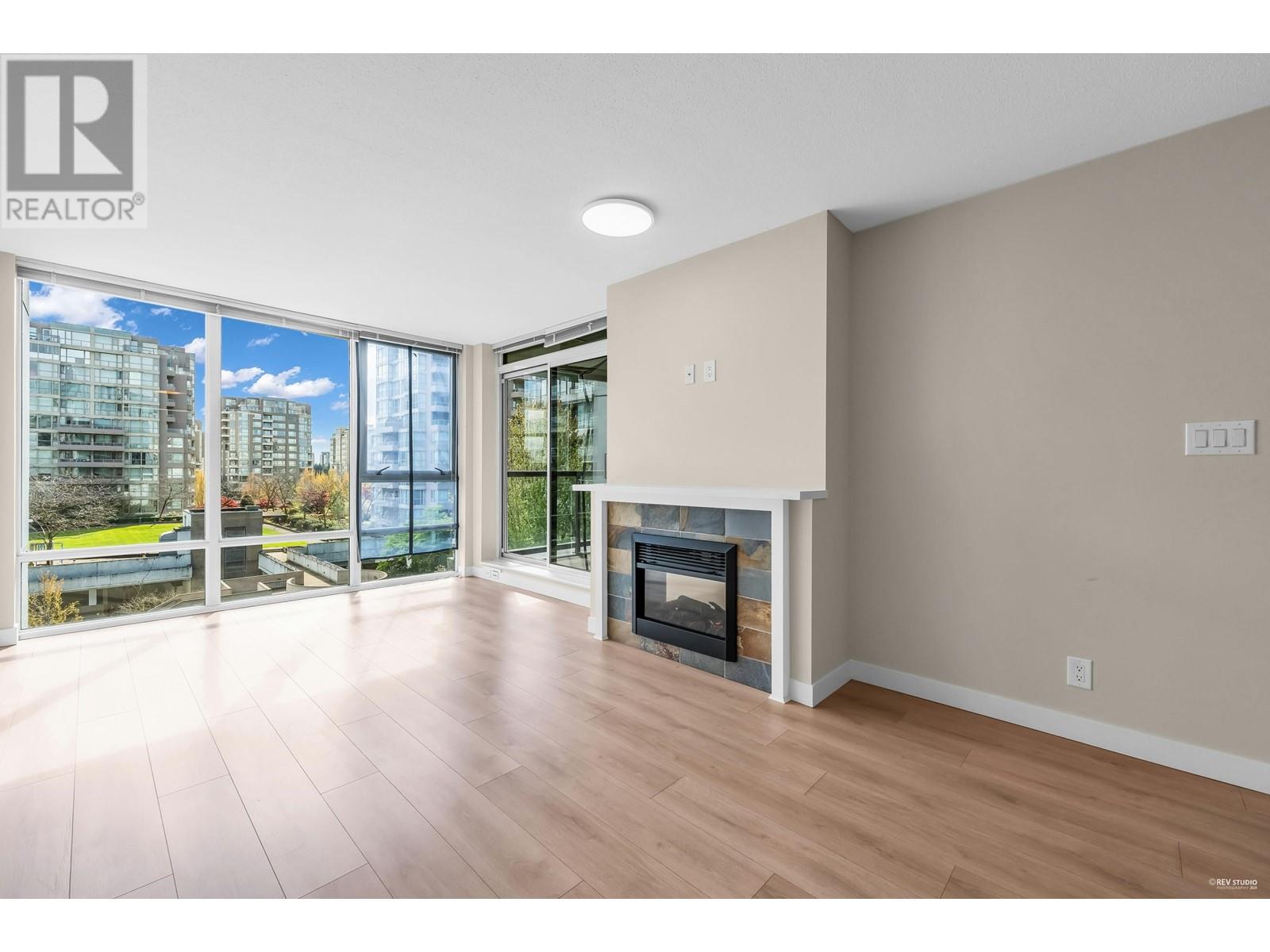 6068 No 3 Road Unit 903, Richmond, BC V6Y 4M7
