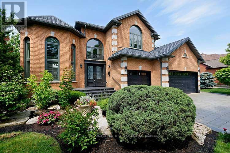 2 Kimber Cres, Vaughan East Woodbridge, ON L4L 9A7