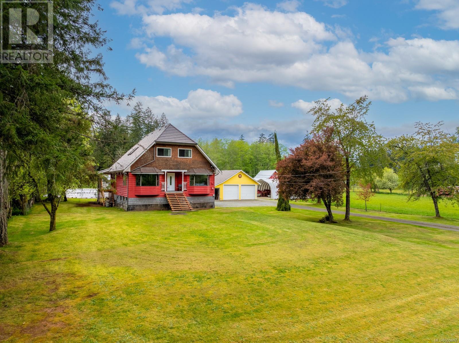 6499 Fitzgerald Rd, Courtenay, BC V9J 1N7