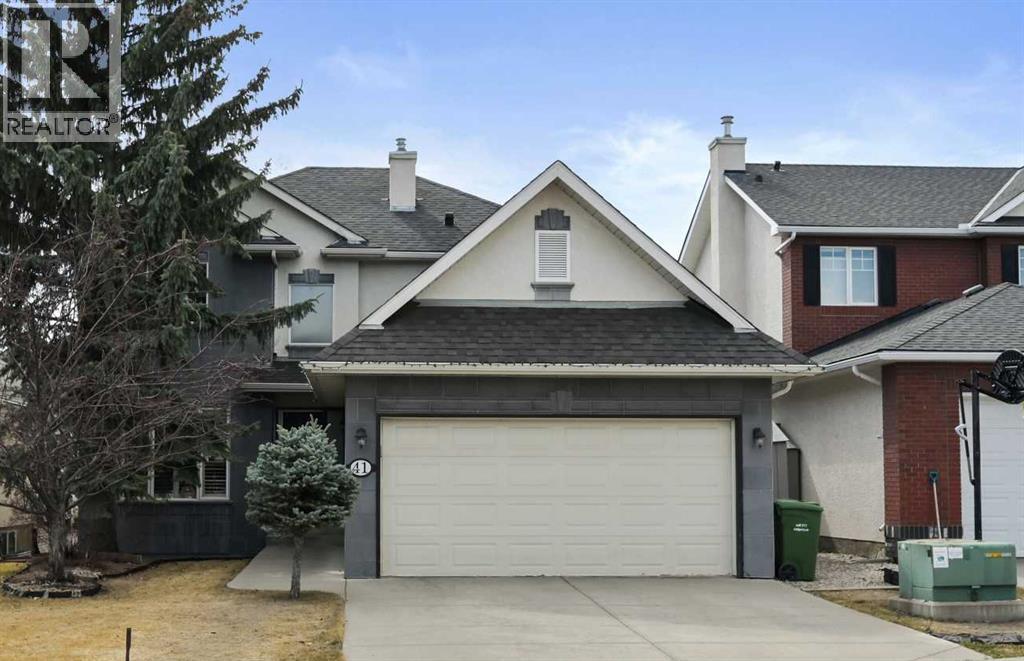 41 Strathridge Cres SW, Calgary, AB T3H 3R9