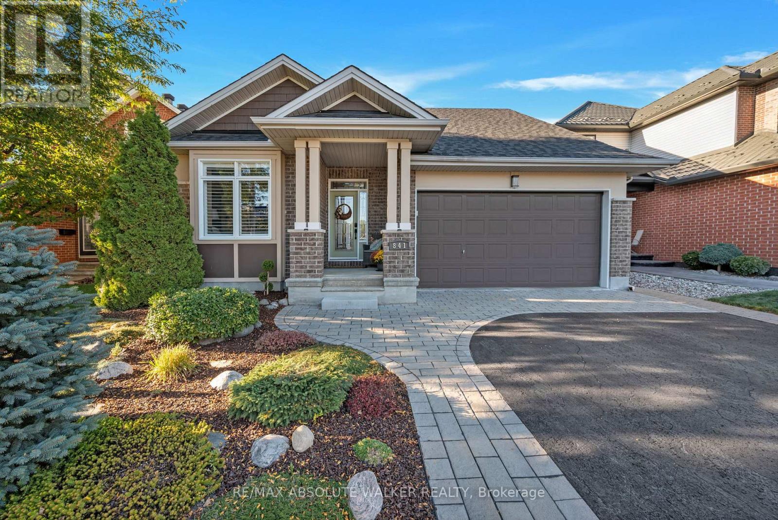 841 Scala Ave, Ottawa, ON K4A 4M1
