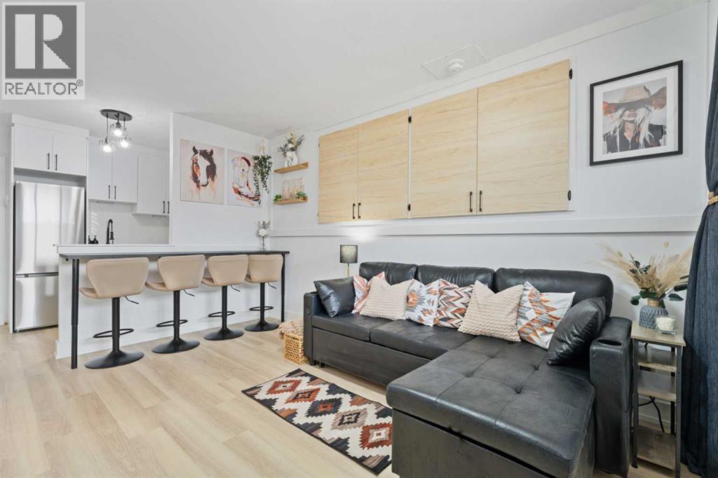 1530 26 Avenue Sw Unit 2, Calgary, AB T2T 1C5
