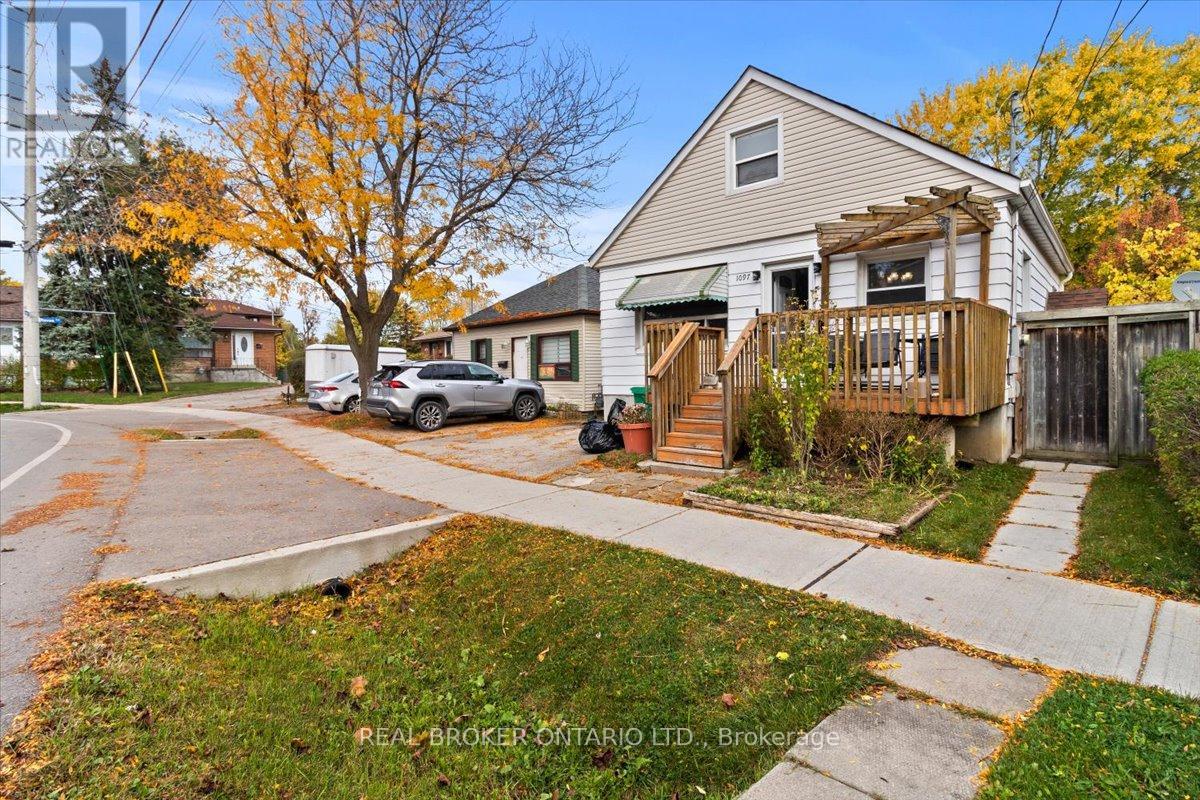 1097 Enola Ave, Mississauga, ON L5G 4B1