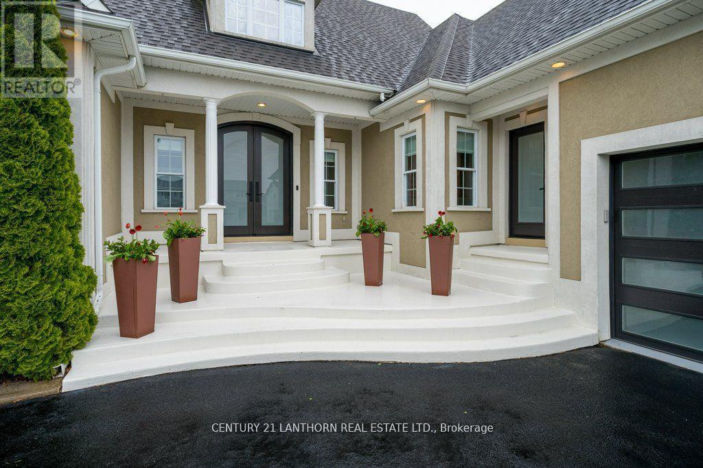 62 Davey Cres, Loyalist Amherstview, ON K7N 1X7