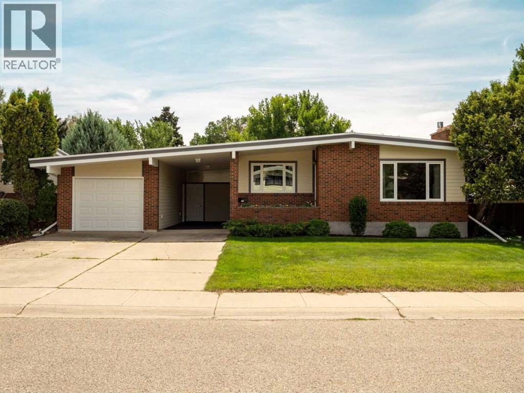 310 Normandy Rd S, Lethbridge, AB T1J 3Y1