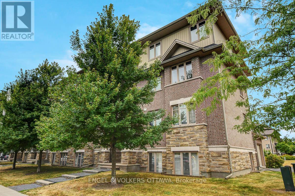 188 Hornchurch Lane, Ottawa, ON K2J 2T3