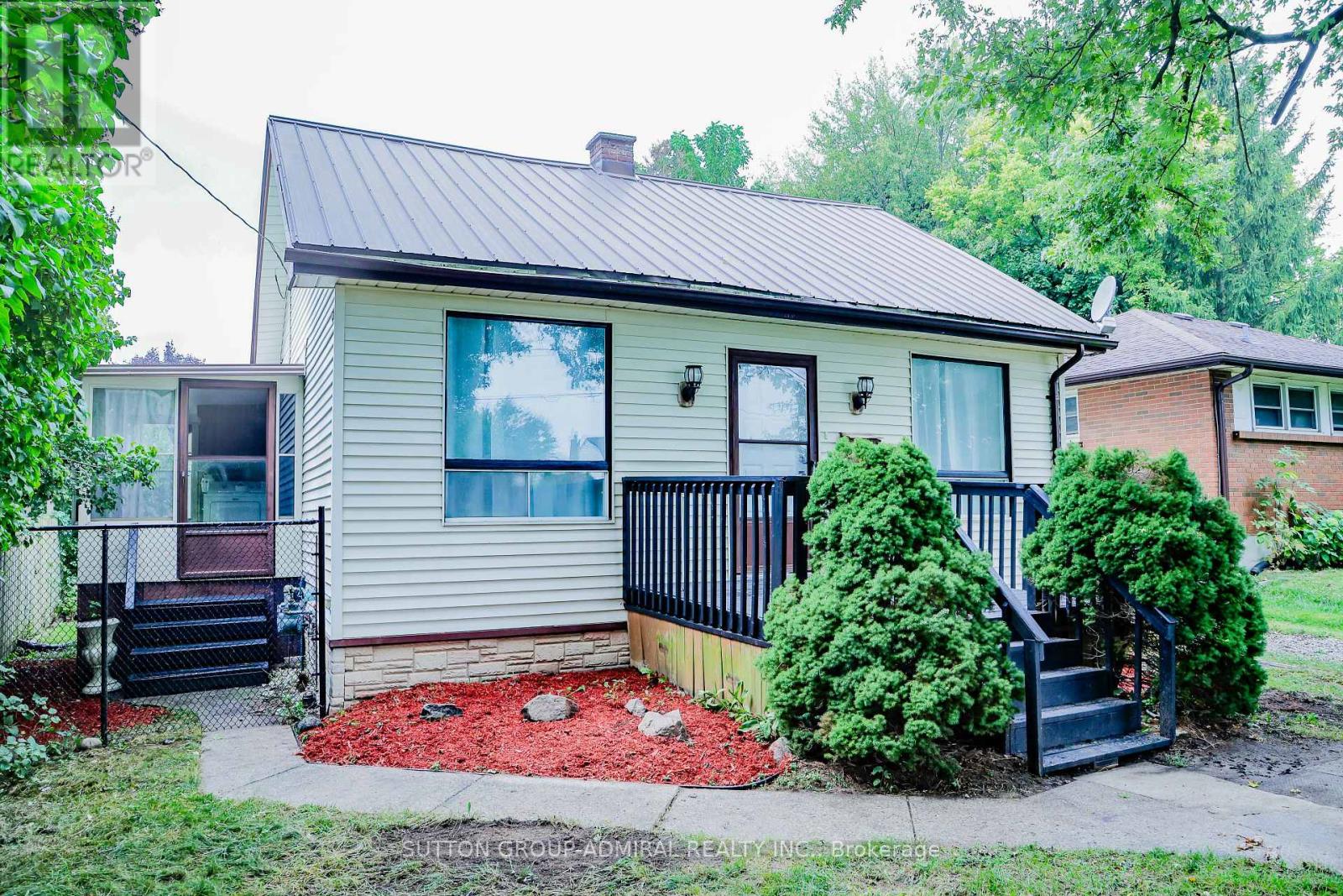 383 Edmonton St, London, ON N5W 4Y6