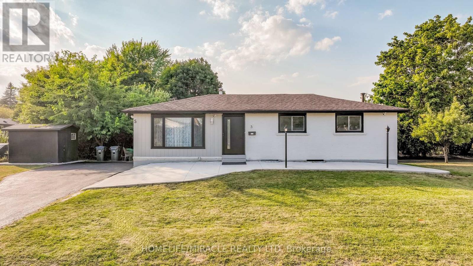5 Finsbury Dr, Brampton, ON L6T 3R1