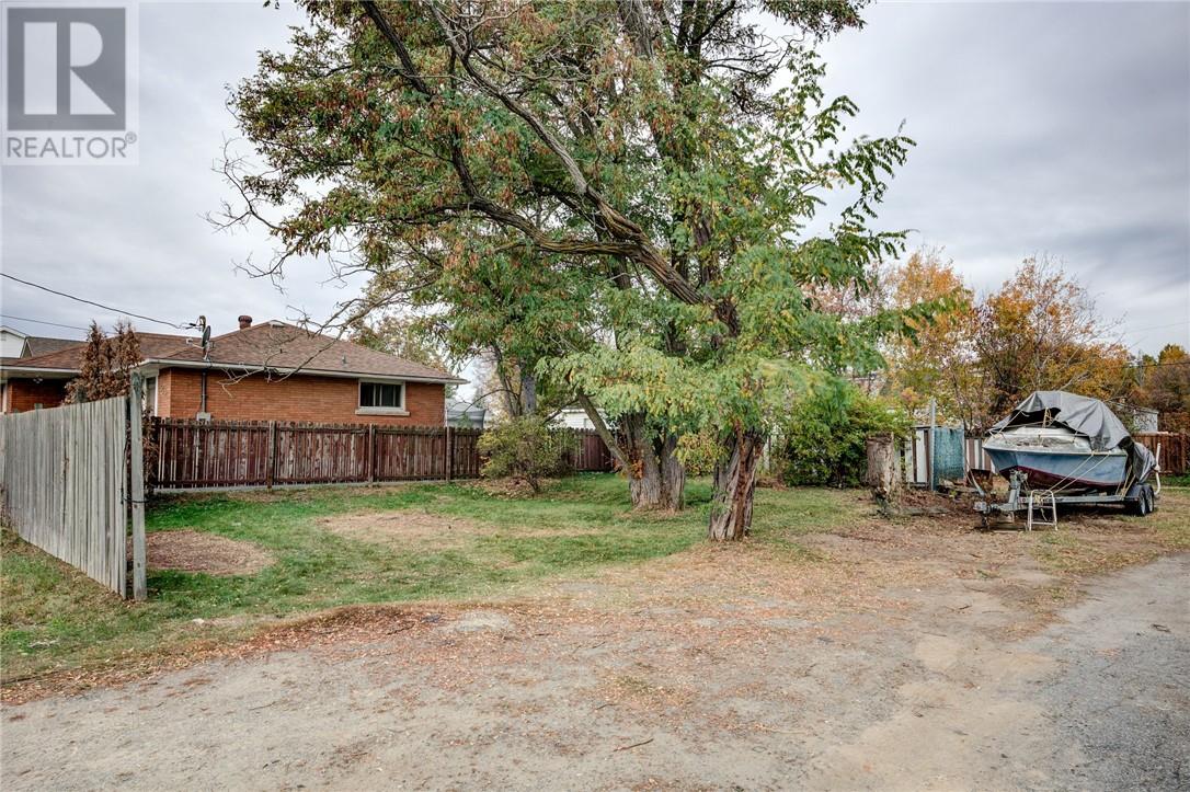 3345 Falconbridge Hwy, Garson, ON P3L 1E4