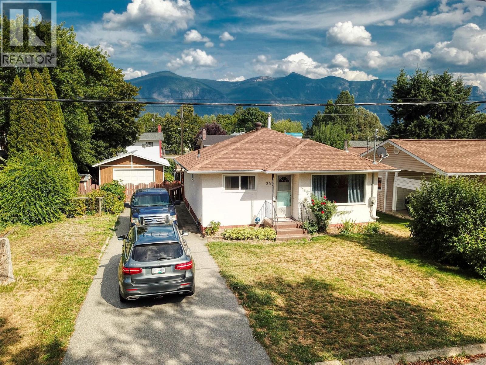 232 22 Avenue South, Creston, BC V0B 1G0