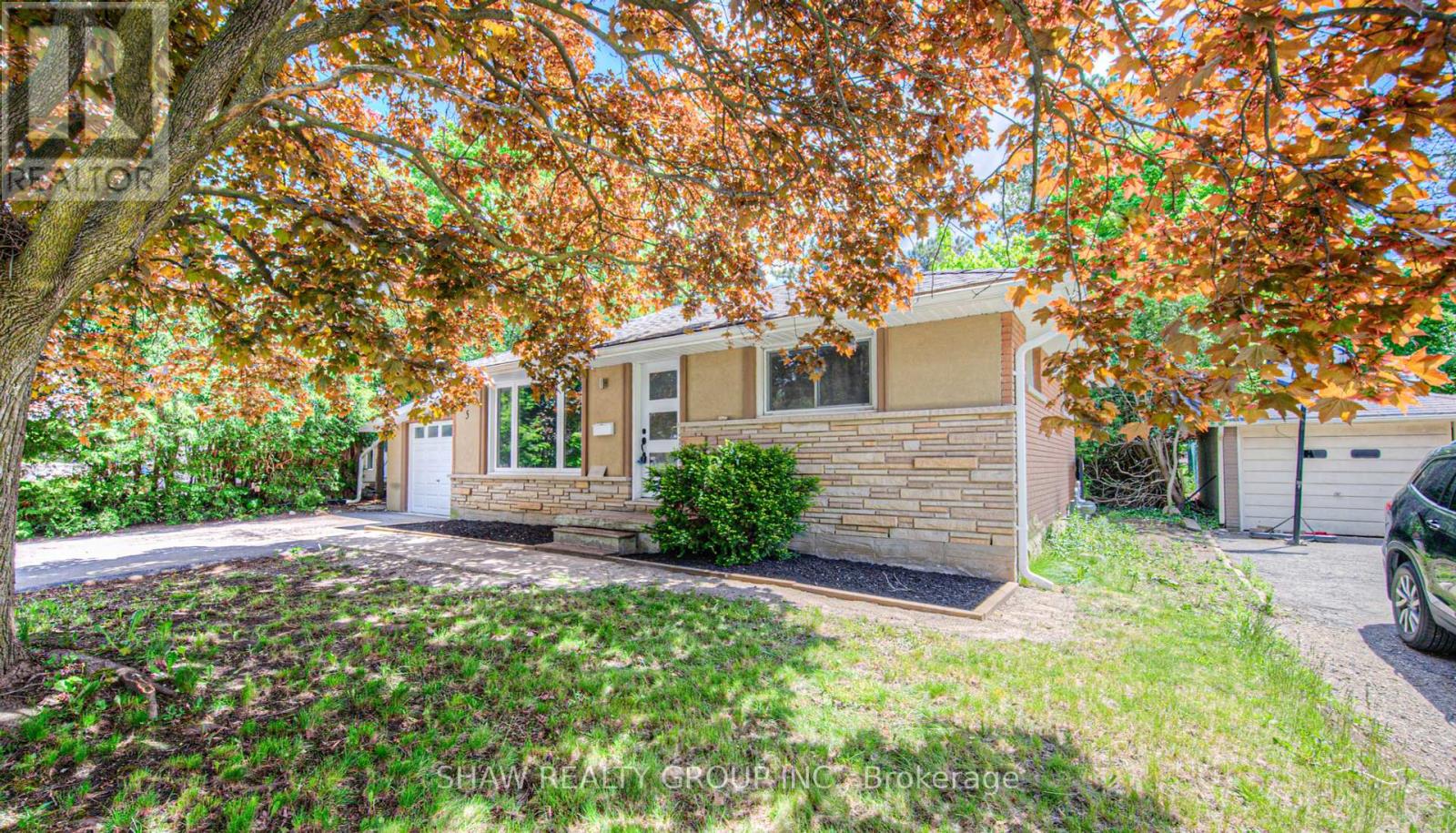 5 Alison Ave, Cambridge, ON N1R 1M8
