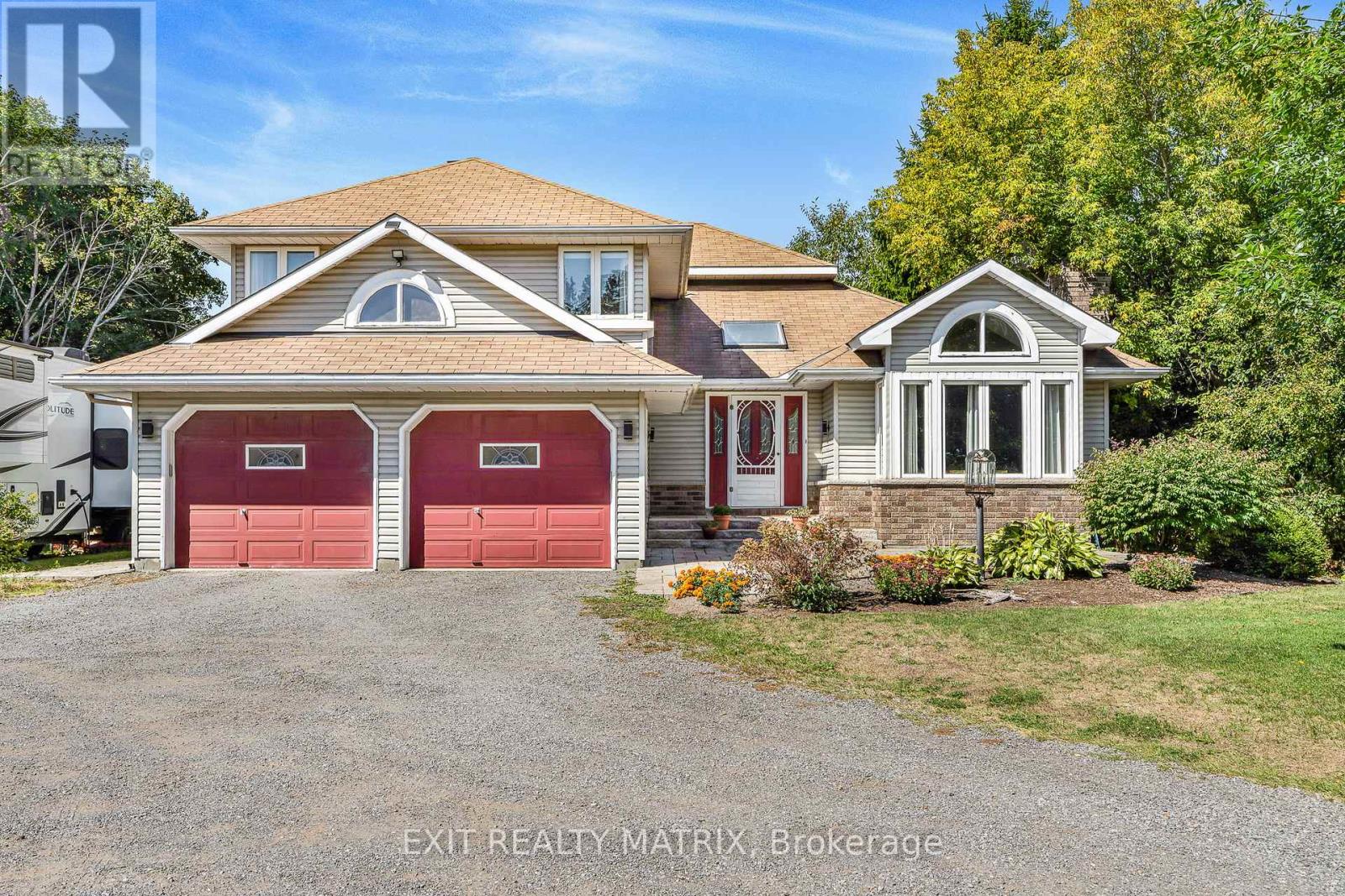 6801 Flewellyn Rd, Ottawa, ON K2S 1B6