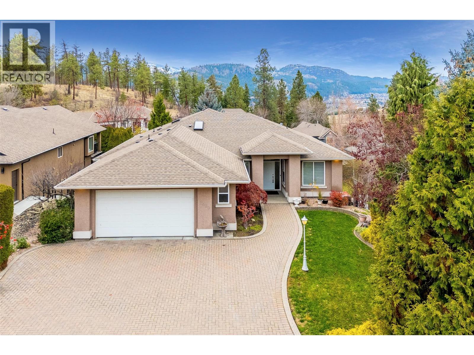 2090 Bowron St, Kelowna, BC V1V 2P2