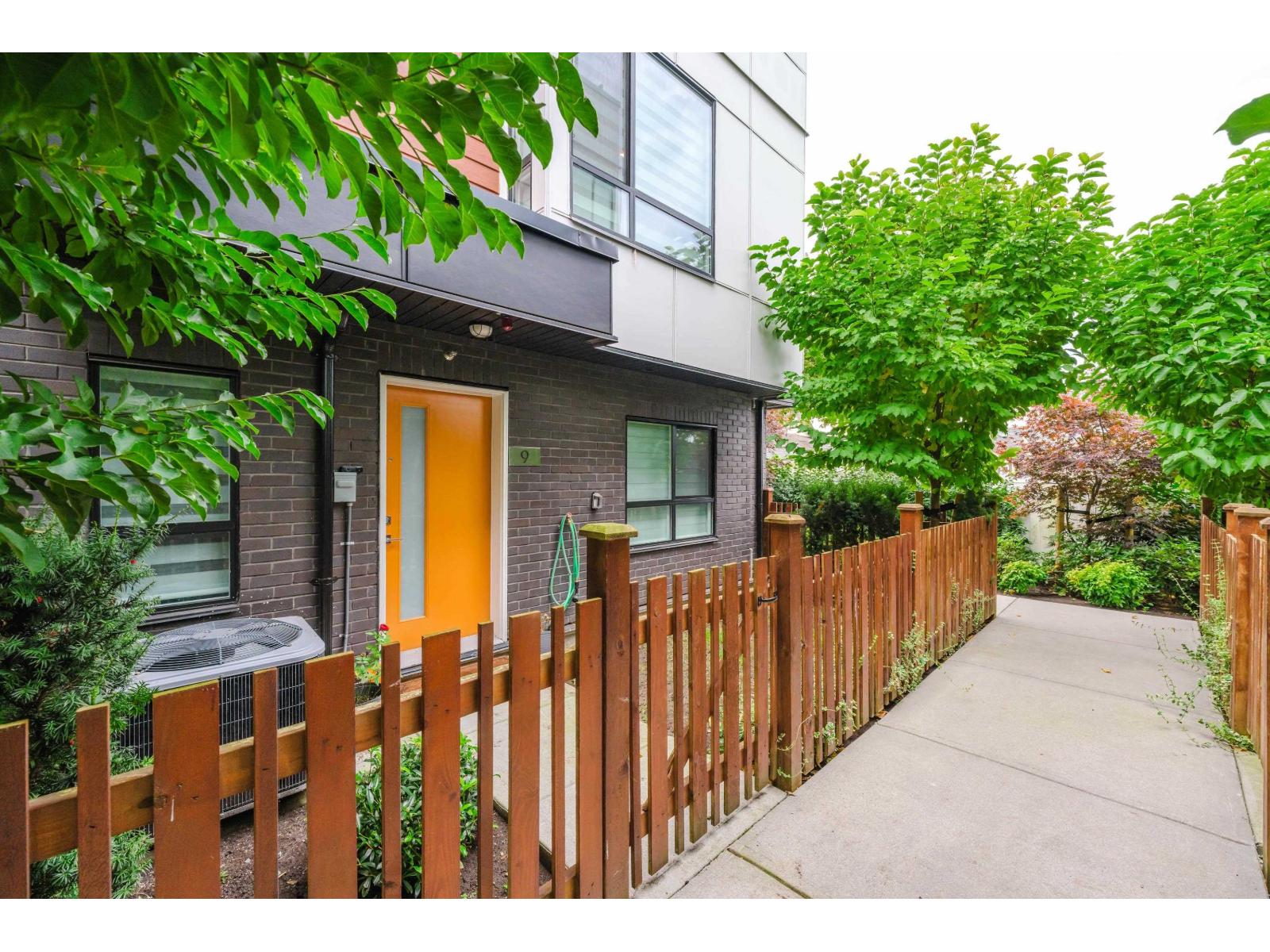 19749 55 Avenue Unit 9, Langley, BC V3A 0M2