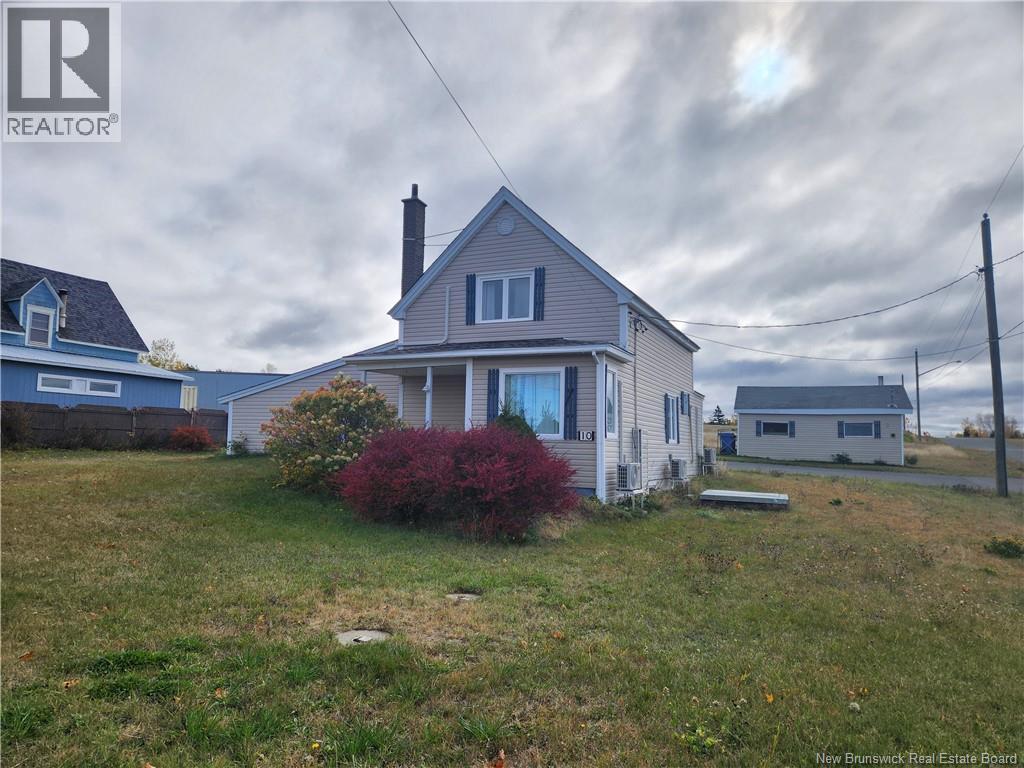 10 Gionet, Caraquet, NB E1W 1A3