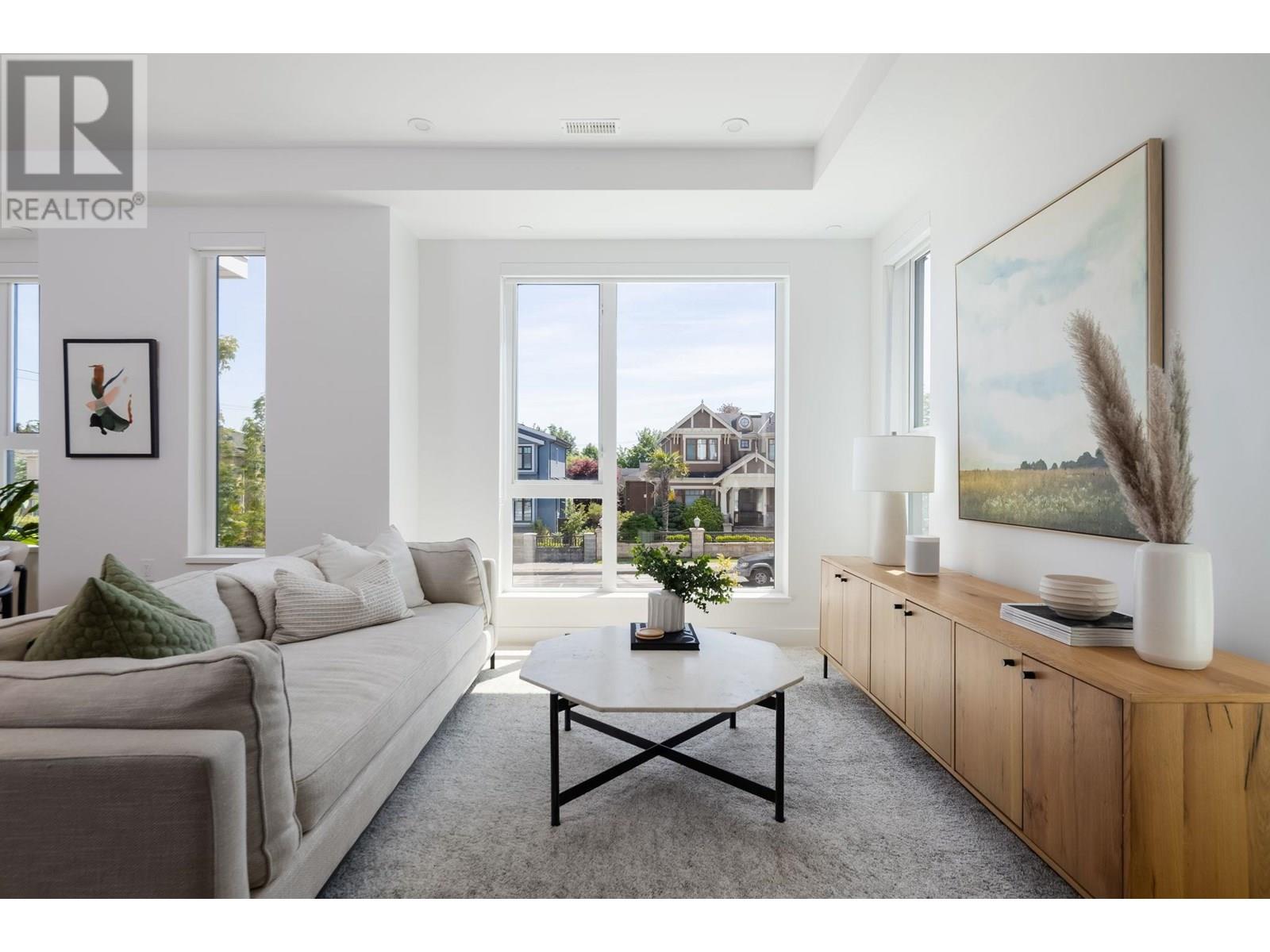 715 W 49th Avenue Unit 212, Vancouver, BC V5Z 2S6