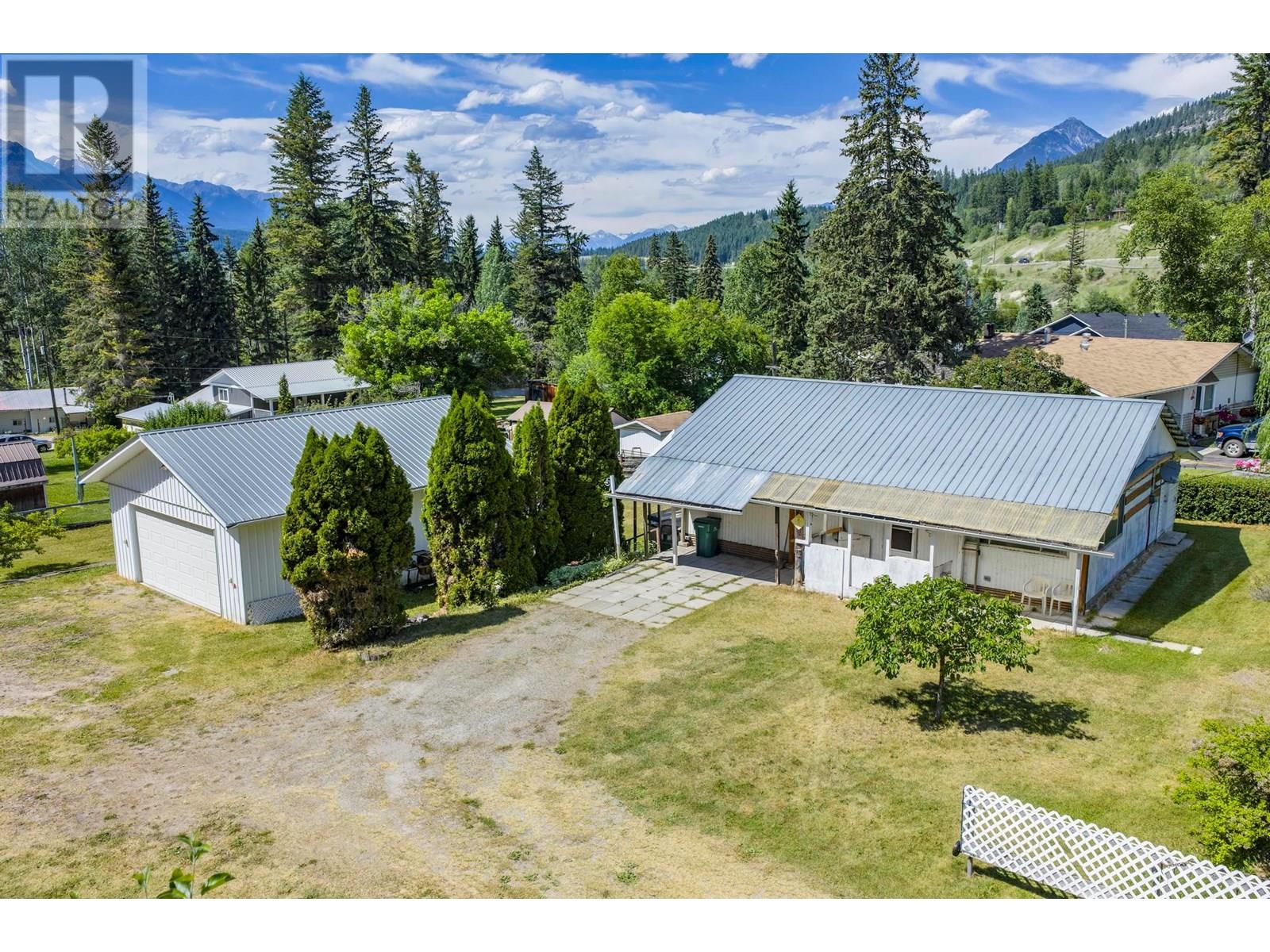 569 Habart Lower Rd #b, Golden, BC V0A 1H2