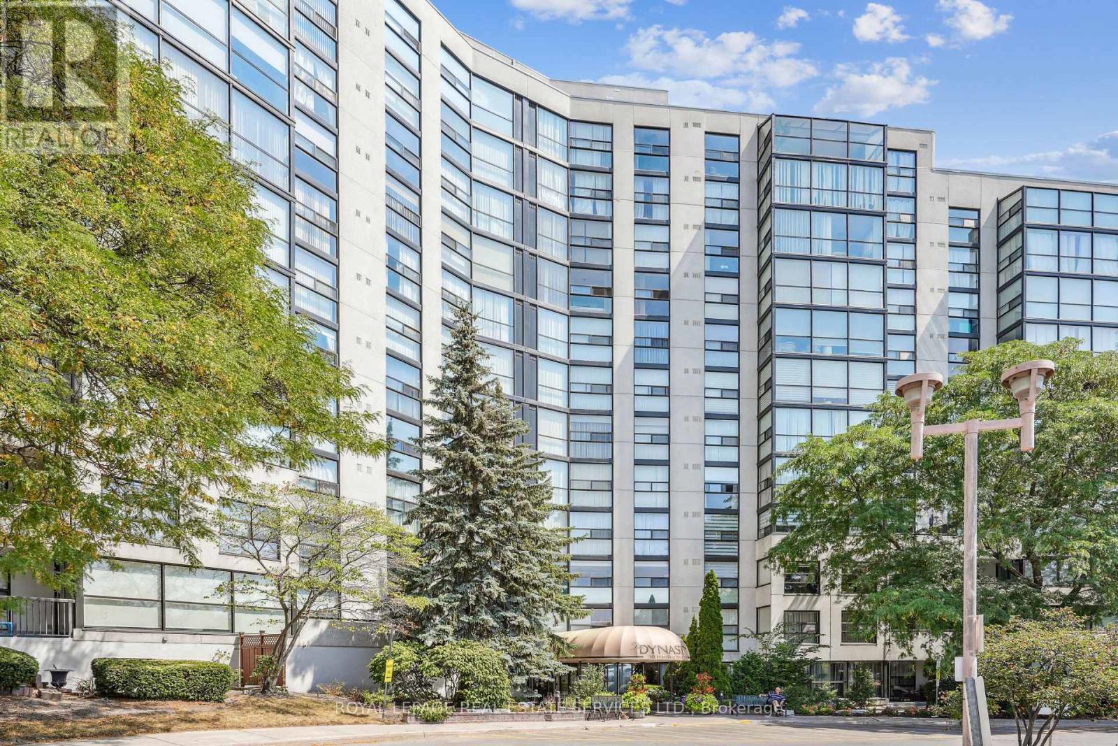 417 30 Harding Blvd W, Richmond Hill, ON L4C 9M3