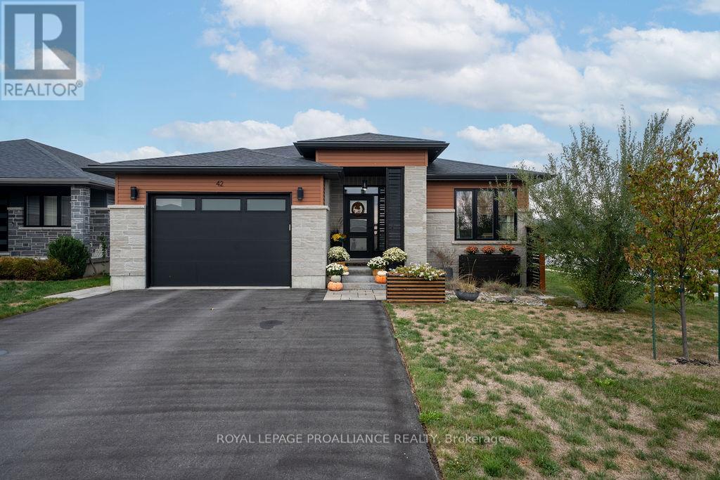 42 Lehtinen Cres, Belleville Belleville Ward, ON K8P 0H4