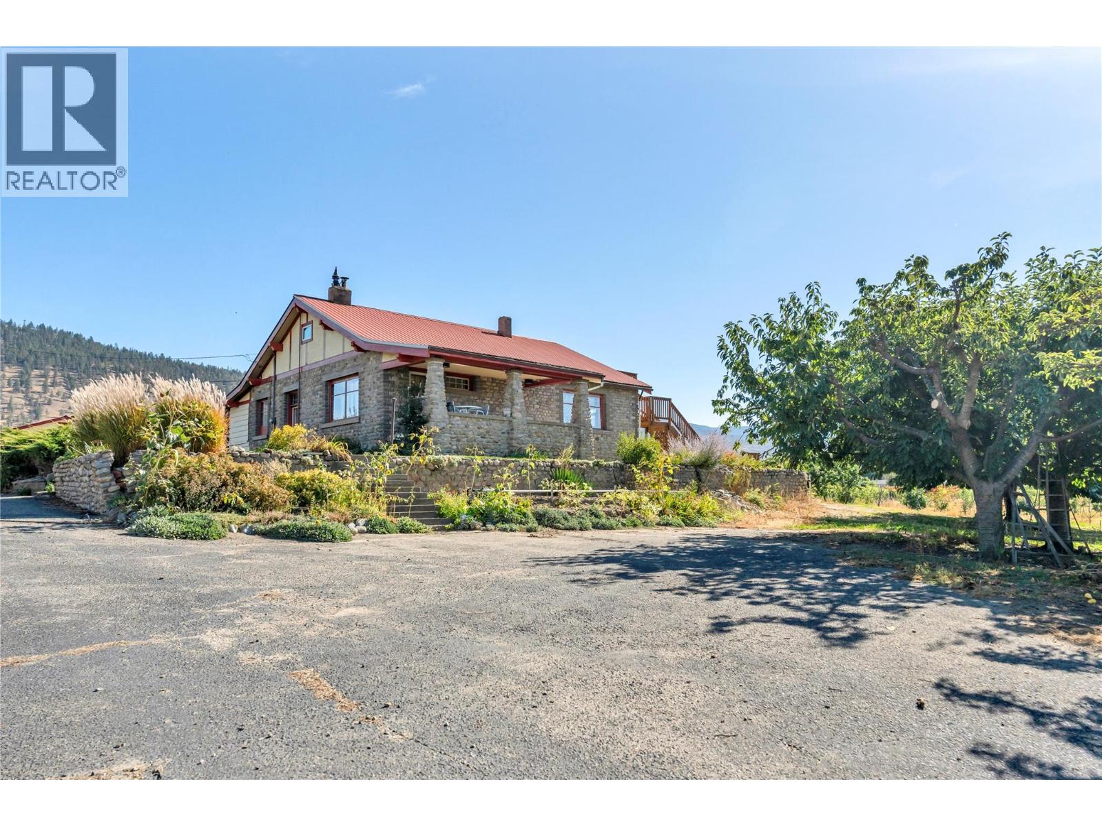 235 Middle Bench Rd N, Penticton, BC V2A 8S5