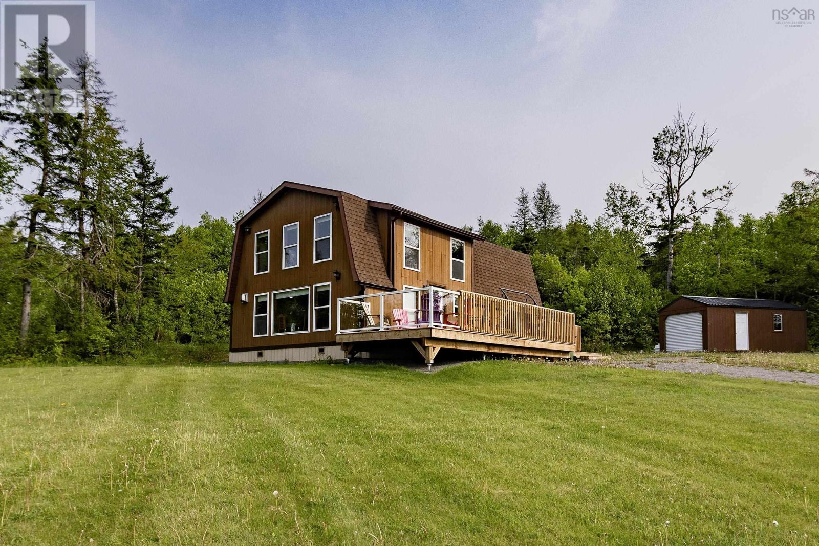 3 Park Pl, Amherst, NS B4H 3X9