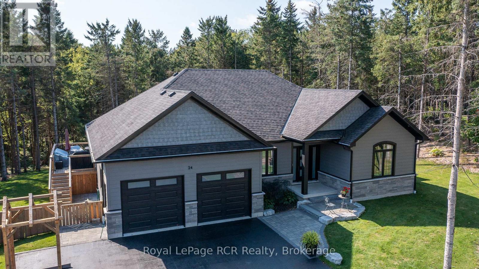 24 Church St, Melancthon, ON L9V 3G1