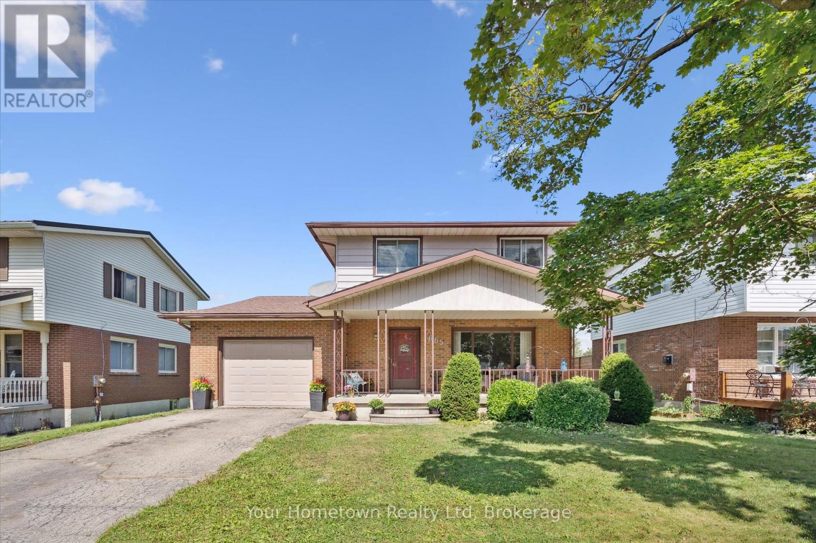 665 Raglan St, Minto, ON N0G 2P0