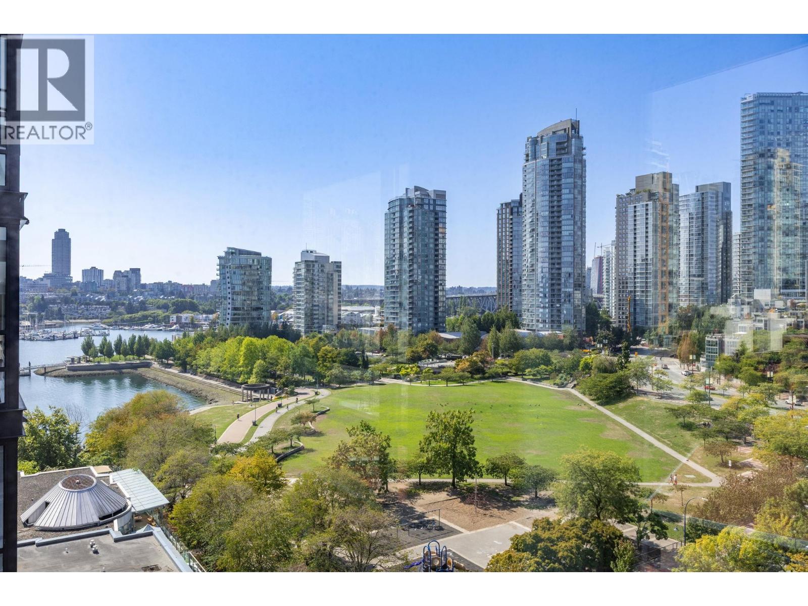139 Drake Street Unit 15d, Vancouver, BC V6Z 2T8
