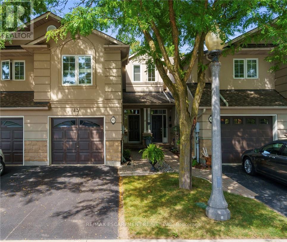 43 Fairwood Pl W, Burlington, ON L7T 1E4