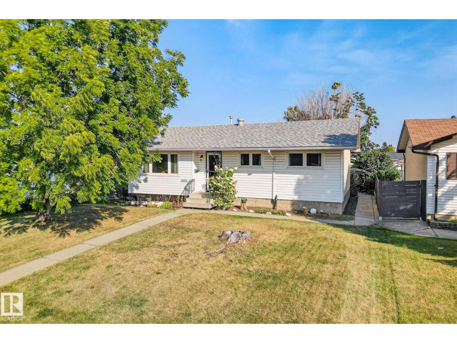 95 St Nw Unit 15211, Edmonton, AB T5E 3Z3