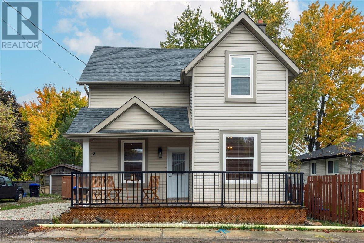 2 George St, Innisfil, ON L0L 1L0
