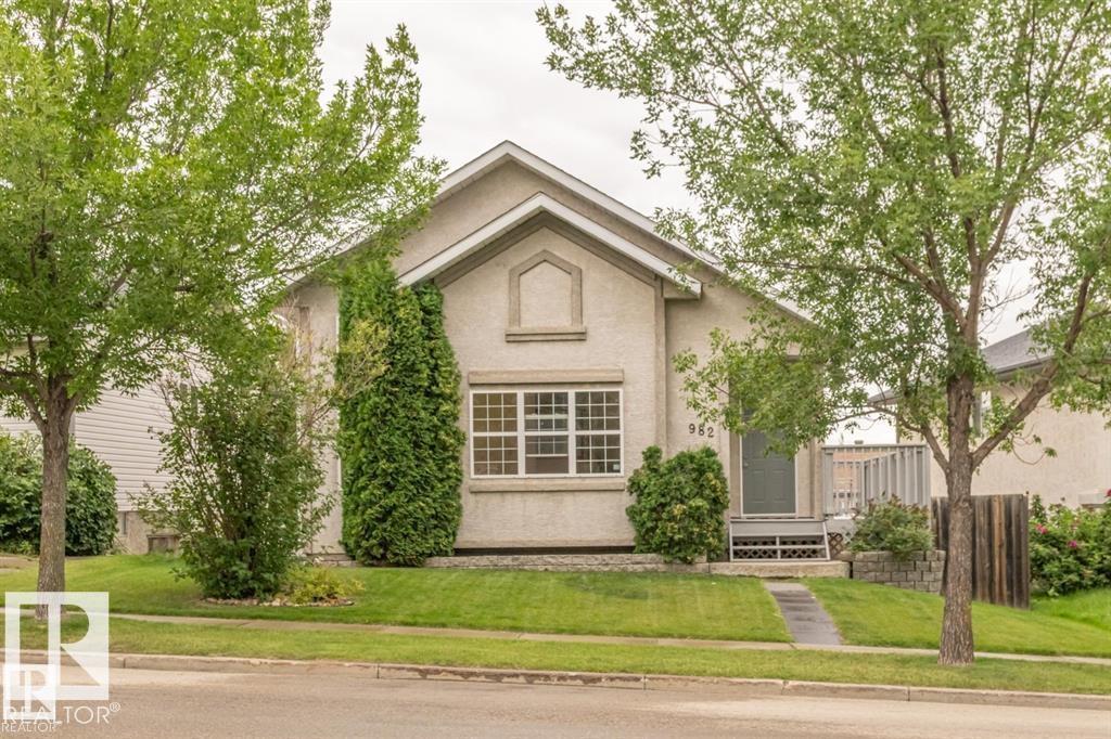 982 Jim Common Dr, Sherwood Park, AB T8H 1V1