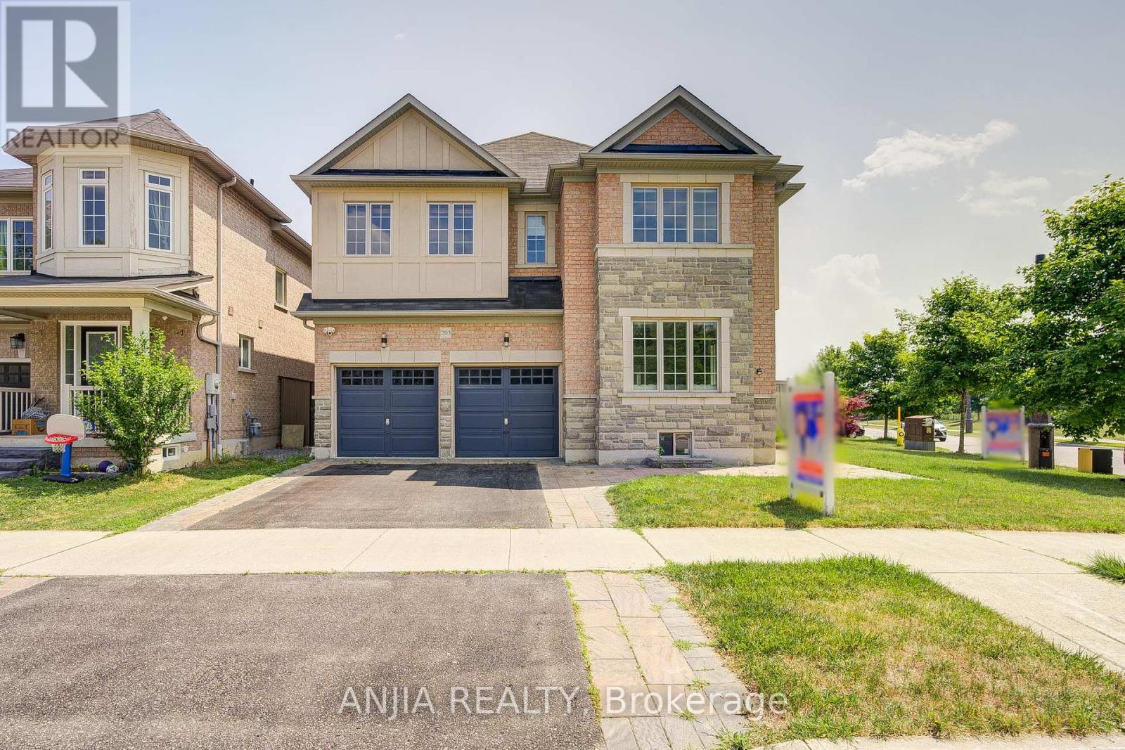 203 Richard Underhill Ave, Whitchurch-Stouffville, ON L4A 0Z4