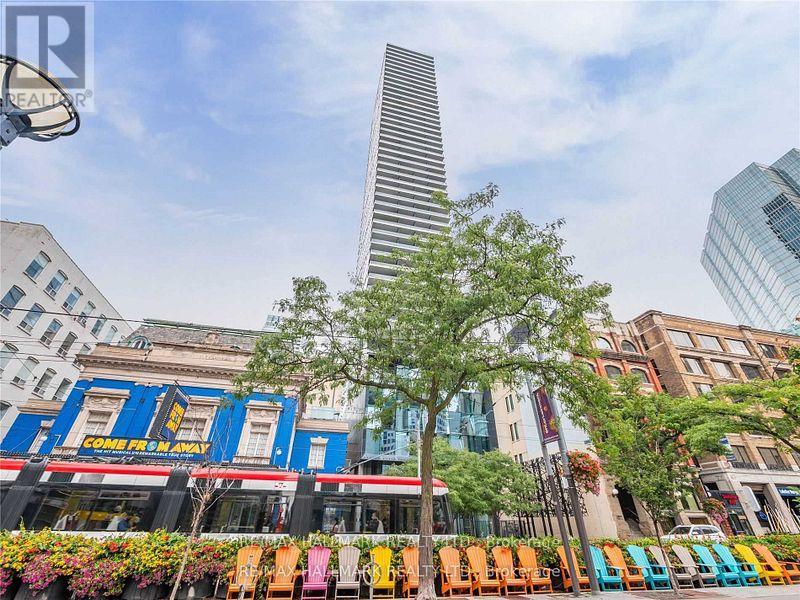 1407 224 King St W, Toronto, ON M5H 0A6