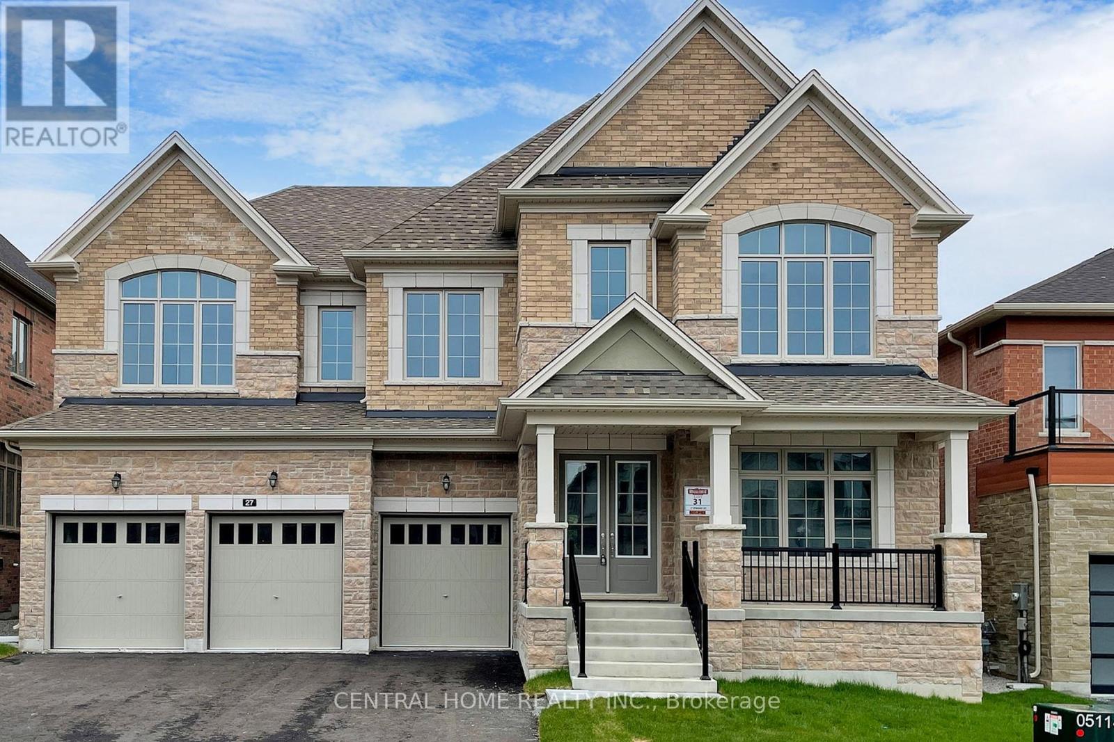 27 Upbound Ct, East Gwillimbury, ON L9N 0E5