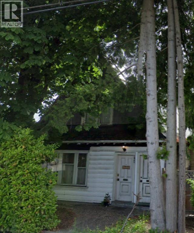 4756 Fraser St, Vancouver, BC V5V 4H3